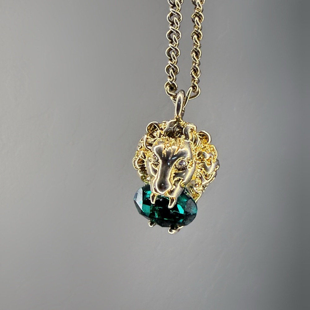 Gucci Lion Feline Pendant Necklace with Green Stone Cat - Picture 9 of 12